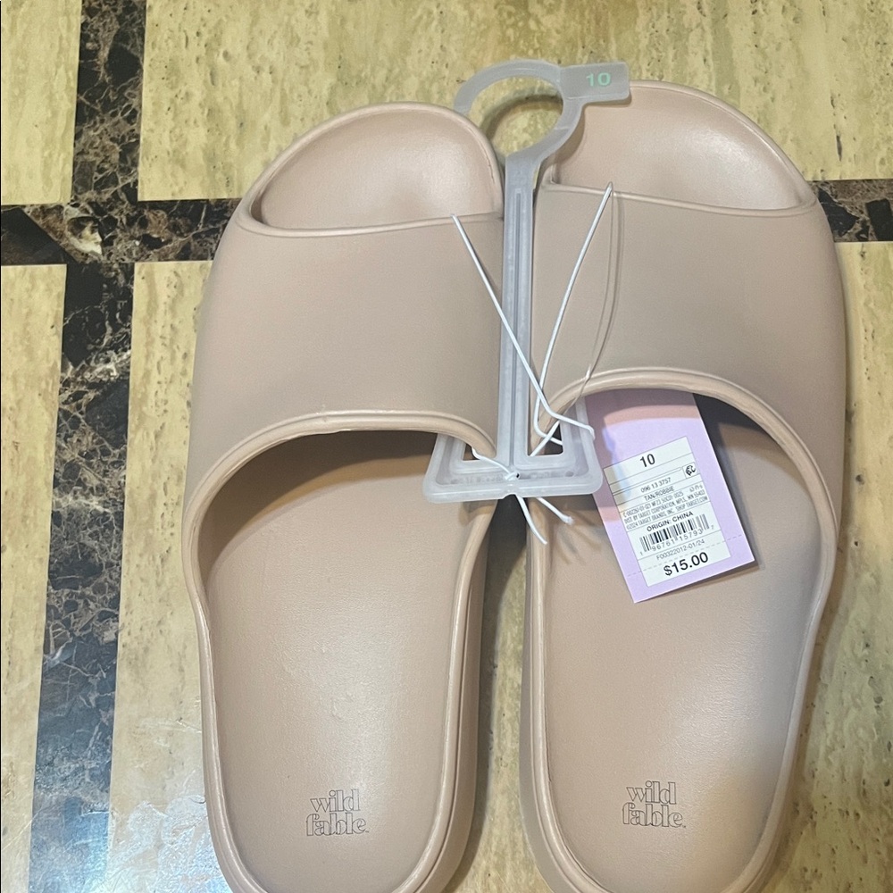 Wild Fable Beige Women's Slippers